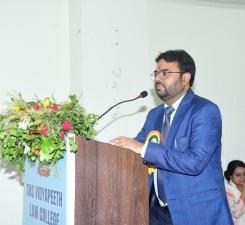 Chief Guest Delivering the Speech